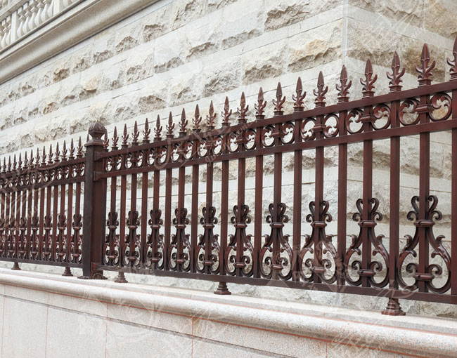 铝艺围栏护栏批发：打造安全、美观的围栏之选
